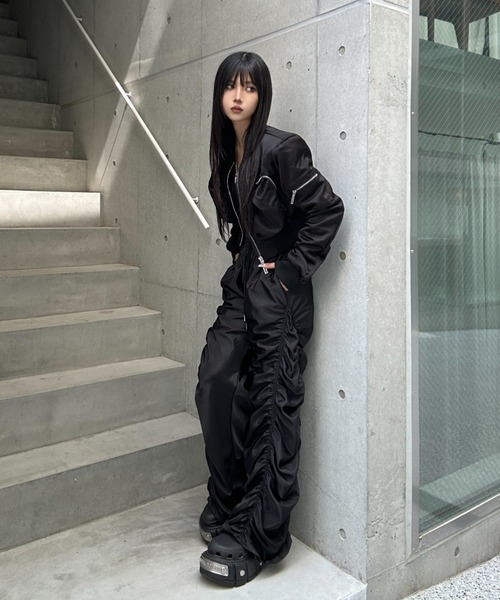 KsG(ケーエスジー)の「Pocket Shirring Cropped MA1(MA-1・レディース・ホワイト/ブラック・LARGE/MEDIUM/SMALL)」の5枚目の写真