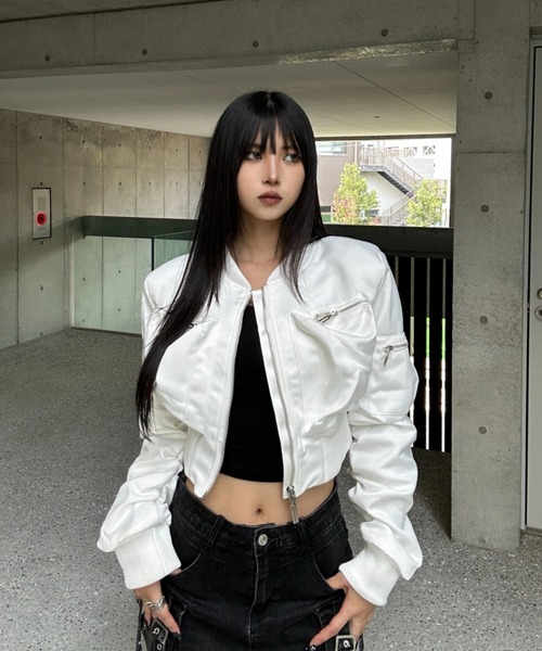KsG(ケーエスジー)の「Pocket Shirring Cropped MA1(MA-1・レディース・ホワイト/ブラック・LARGE/MEDIUM/SMALL)」の10枚目の写真