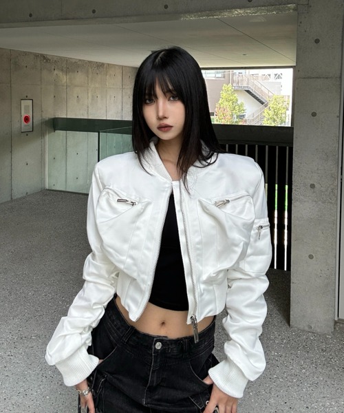 KsG(ケーエスジー)の「Pocket Shirring Cropped MA1(MA-1・レディース・ホワイト/ブラック・LARGE/MEDIUM/SMALL)」の12枚目の写真