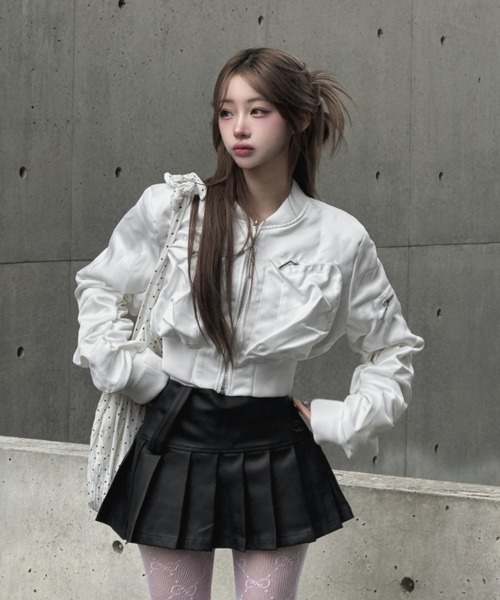 KsG(ケーエスジー)の「Pocket Shirring Cropped MA1(MA-1・レディース・ホワイト/ブラック・LARGE/MEDIUM/SMALL)」の17枚目の写真