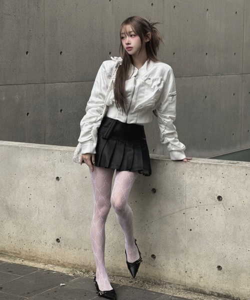 KsG(ケーエスジー)の「Pocket Shirring Cropped MA1(MA-1・レディース・ホワイト/ブラック・LARGE/MEDIUM/SMALL)」の18枚目の写真