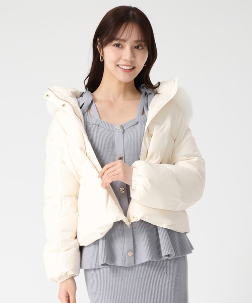 31 Sons de mode（トランテアン　ソン　ドゥ　モード）の「2025秋冬新作 フードファー付ショートダウン（ダウンジャケット/コート・レディース・アイボリー/ブラック/モカ・M/S）」の4枚目の写真