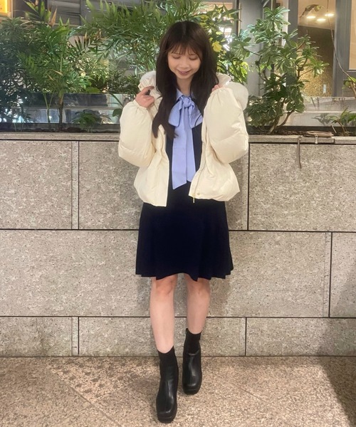 31 Sons de mode（トランテアン　ソン　ドゥ　モード）の「2025秋冬新作 フードファー付ショートダウン（ダウンジャケット/コート・レディース・アイボリー/ブラック/モカ・M/S）」の12枚目の写真