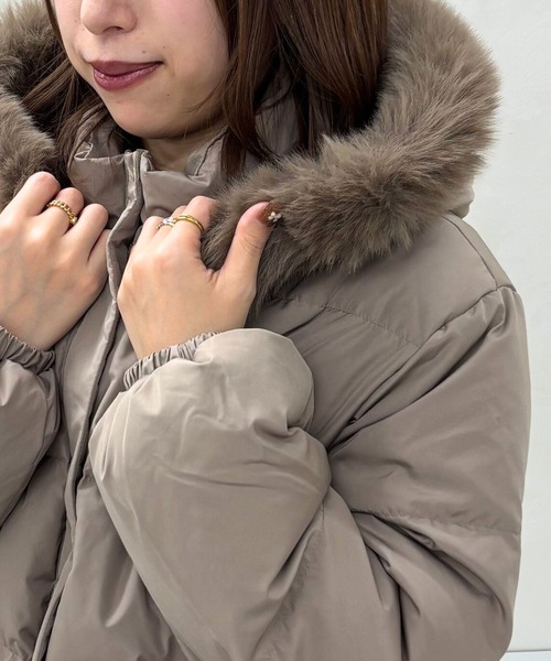 31 Sons de mode（トランテアン　ソン　ドゥ　モード）の「2025秋冬新作 フードファー付ショートダウン（ダウンジャケット/コート・レディース・アイボリー/ブラック/モカ・M/S）」の17枚目の写真