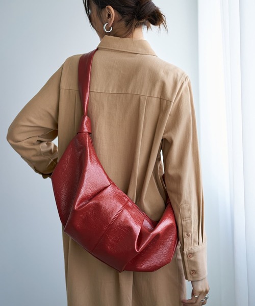 STYLE DELI(スタイルデリ)の「クロワッサンボディバッグB(ボディバッグ/ウエストポーチ・レディース・シルバー/ブラック/レッド・FREE)」の6枚目の写真