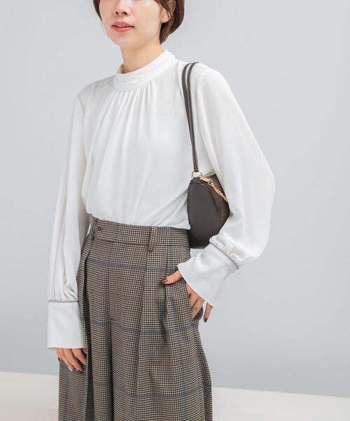 URBAN RESEARCH ROSSO WOMEN（アーバンリサーチ　ロッソ）の「ギャザーハイネックブラウス（シャツ/ブラウス・レディース・ブラック系その他/ホワイト/ベージュ系その他・FREE）」の11枚目の写真