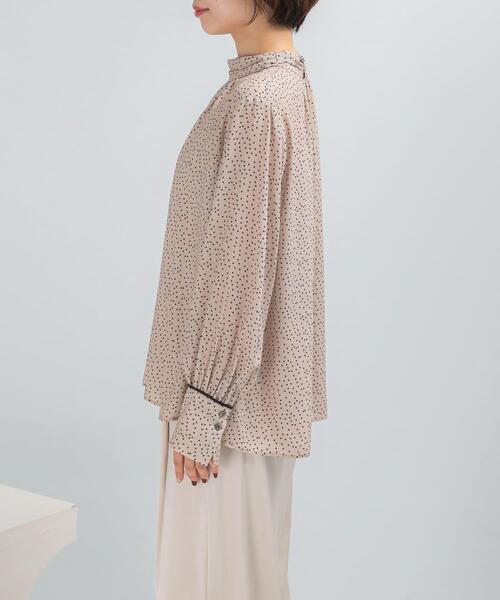 URBAN RESEARCH ROSSO WOMEN（アーバンリサーチ　ロッソ）の「ギャザーハイネックブラウス（シャツ/ブラウス・レディース・ブラック系その他/ホワイト/ベージュ系その他・FREE）」の22枚目の写真