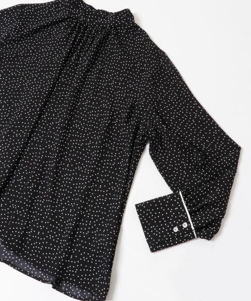 URBAN RESEARCH ROSSO WOMEN（アーバンリサーチ　ロッソ）の「ギャザーハイネックブラウス（シャツ/ブラウス・レディース・ブラック系その他/ホワイト/ベージュ系その他・FREE）」の5枚目の写真