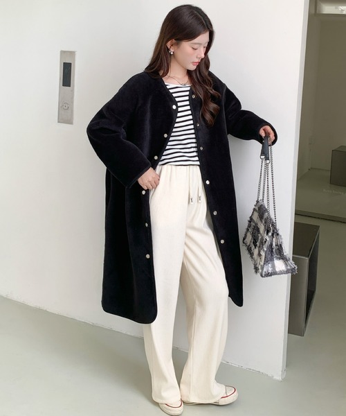 by LEGNA(バイレグナ)の「2WAYリバーシブルノーカラーロングコート(フェイクスエード/ボア)(ノーカラーコート・レディース・ブラック/キャメル/ダークブラウン・FREE)」の9枚目の写真