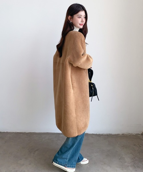 by LEGNA(バイレグナ)の「2WAYリバーシブルノーカラーロングコート(フェイクスエード/ボア)(ノーカラーコート・レディース・ブラック/キャメル/ダークブラウン・FREE)」の22枚目の写真