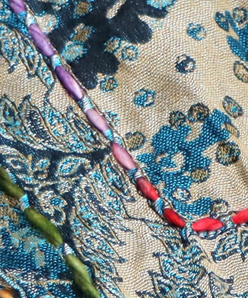 antiqua（アンティカ）の「エスニック柄 大判ストール（ストール/ショール・レディース・パープル/ブルー/ブラウン系その他/ブラック・FREE）」の7枚目の写真