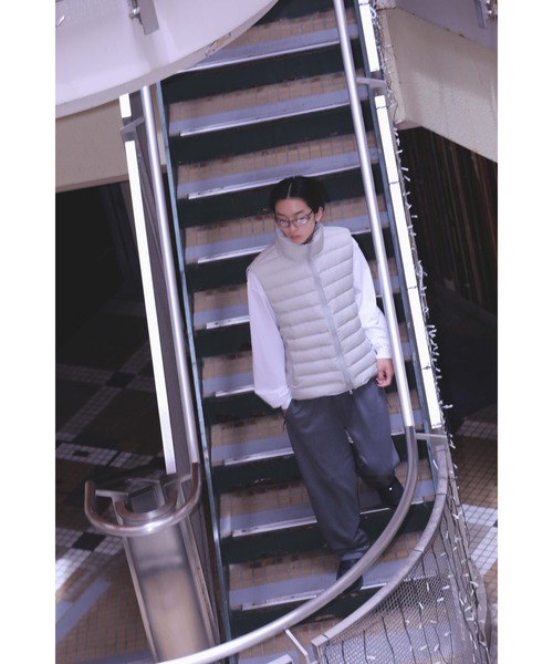 fridge（フリッジ）の「【ES.1】エスアイ Middle Down Vest（ダウンベスト・メンズ・ネイビー/ライトグレー/ブラック・X-LARGE/SMALL/LARGE/MEDIUM）」の3枚目の写真