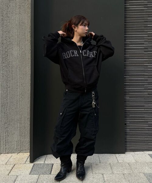 ROCKCAKE(ロックケーキ)の「Arch Logo Zip Up Hoodie - Black(パーカー・レディース・その他・SMALL/MEDIUM)」の8枚目の写真
