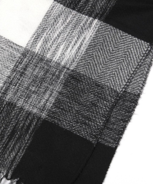 Elura(エルーラ)の「チェックフリンジケープ/587988(ストール/ショール・レディース・ベージュ/グレー/ブラック・ONE SIZE)」の15枚目の写真