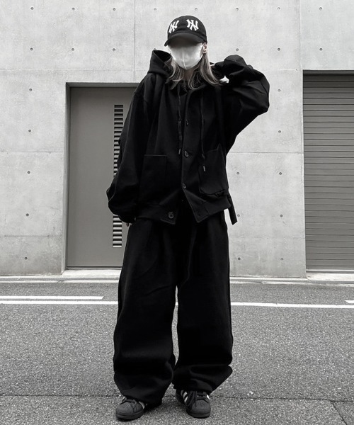 YACA(ヤーカ)の「Basic Sweat Cardigan/ベーシックスウェットカーディガン【unisex item】(パーカー・レディース・グレー/ブラック・FREE)」の7枚目の写真
