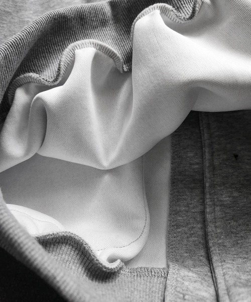 YACA(ヤーカ)の「Basic Sweat Cardigan/ベーシックスウェットカーディガン【unisex item】(パーカー・レディース・グレー/ブラック・FREE)」の13枚目の写真