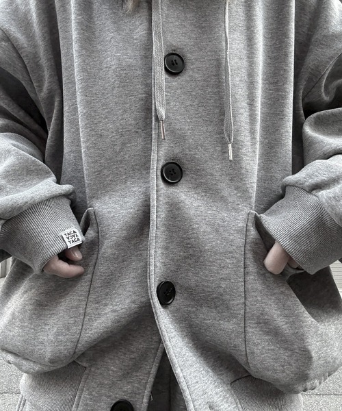 YACA(ヤーカ)の「Basic Sweat Cardigan/ベーシックスウェットカーディガン【unisex item】(パーカー・レディース・グレー/ブラック・FREE)」の19枚目の写真