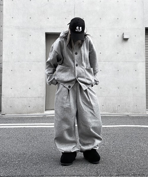 YACA(ヤーカ)の「Basic Sweat Cardigan/ベーシックスウェットカーディガン【unisex item】(パーカー・レディース・グレー/ブラック・FREE)」の18枚目の写真