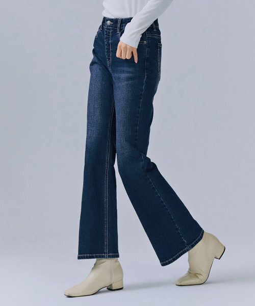 CHASECULT(チェイスカルト)の「女性Dトーンヒドゥンバンディングブーツカットデニムパンツ-CERG2362B04(デニムパンツ・レディース・ネイビー・67/70/74/76)」の3枚目の写真