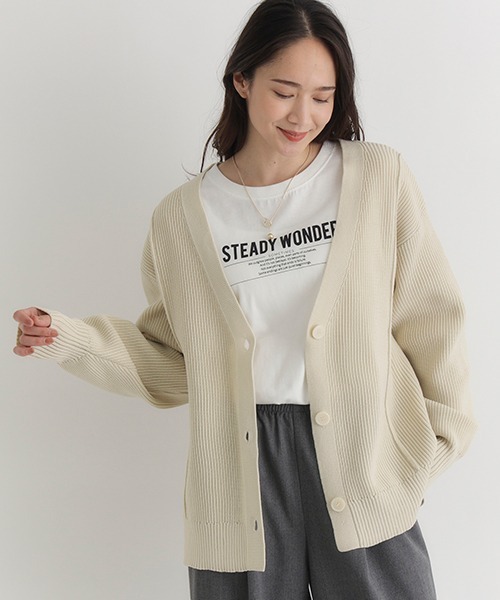 Right-on（ライトオン）の「【HONEYSUCKLE ROSE】畦編みニットカーディガン (Vネック/前開き/ボタン/レイヤード/着回し/通気性/軽量/オールシーズン/オフィスカジュアル)（カーディガン/ボレロ・レディース・グリーン/ブラック/ブルー/キナリ・L/S/M）」の15枚目の写真