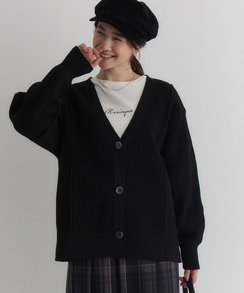 Right-on（ライトオン）の「【HONEYSUCKLE ROSE】畦編みニットカーディガン (Vネック/前開き/ボタン/レイヤード/着回し/通気性/軽量/オールシーズン/オフィスカジュアル)（カーディガン/ボレロ・レディース・グリーン/ブラック/ブルー/キナリ・L/S/M）」の20枚目の写真