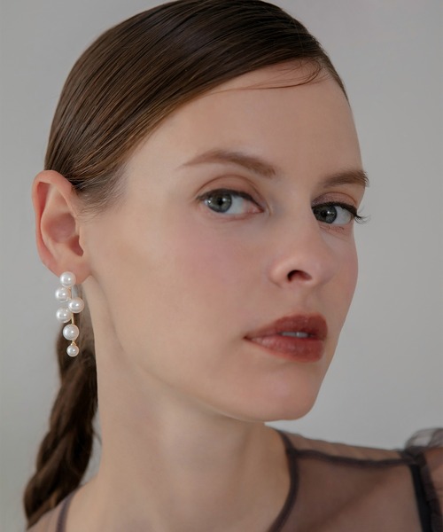 Leja(レジャ)の「【LEJA】ドロップパールデザインピアス結婚式 パーティー 成人式 二次会 同窓会 お呼ばれ オケージョン 20代 30代(ピアス(両耳用)・レディース・ホワイト・FREE)」の7枚目の写真