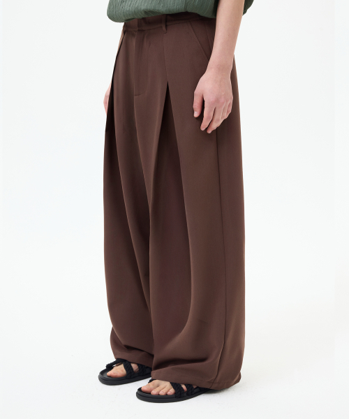 TRILLION（トリリオン）の「フロントVタックワイドスラックス[ブラウン]（スラックス・レディース・その他・MEDIUM/LARGE/X-LARGE）」の8枚目の写真