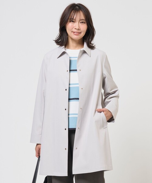 J.PRESS(ジェイプレス)の「【春のマストアイテム】ドライツイルストレッチ ステンカラー コート(ステンカラーコート・レディース・ベージュ系/ネイビー系/ライトグレー系/ブルー系・9/7/11)」の2枚目の写真