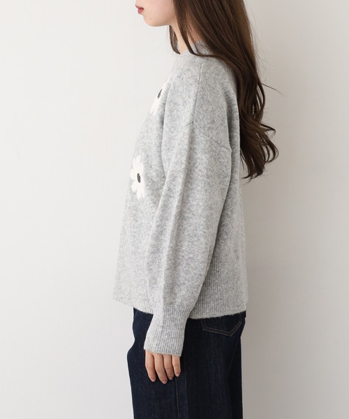 Anna Nicola(アンナニコラ)の「Anna Nicola 花刺繍ニットプルオーバー(ニット/セーター・レディース・ブラック/ネイビー/グレー・38)」の16枚目の写真