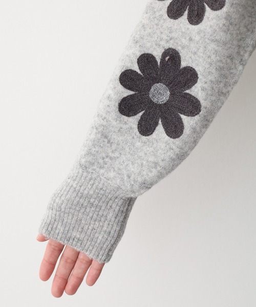Anna Nicola(アンナニコラ)の「Anna Nicola 花刺繍ニットプルオーバー(ニット/セーター・レディース・ブラック/ネイビー/グレー・38)」の8枚目の写真