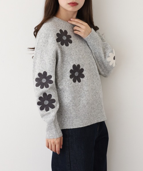 Anna Nicola(アンナニコラ)の「Anna Nicola 花刺繍ニットプルオーバー(ニット/セーター・レディース・ブラック/ネイビー/グレー・38)」の19枚目の写真