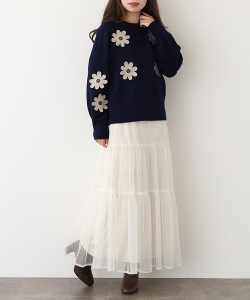 Anna Nicola(アンナニコラ)の「Anna Nicola 花刺繍ニットプルオーバー(ニット/セーター・レディース・ブラック/ネイビー/グレー・38)」の14枚目の写真