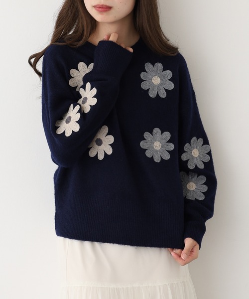 Anna Nicola(アンナニコラ)の「Anna Nicola 花刺繍ニットプルオーバー(ニット/セーター・レディース・ブラック/ネイビー/グレー・38)」の12枚目の写真