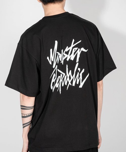 MONSTER REPUBLIC(モンスターリパブリック)の「ムーブメントロゴホワイトTシャツブラック(Tシャツ/カットソー・レディース・その他・LARGE/MEDIUM/SMALL/X-LARGE)」の2枚目の写真