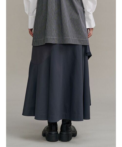 UN3D.(アンスリード)の「WAVE ASYMMETRY SKIRT / ウェーブアシンメトリースカート(スカート・レディース・グレー/ブラック・36/38)」の4枚目の写真