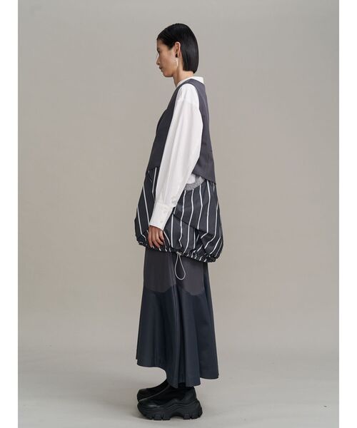 UN3D.(アンスリード)の「WAVE ASYMMETRY SKIRT / ウェーブアシンメトリースカート(スカート・レディース・グレー/ブラック・36/38)」の13枚目の写真