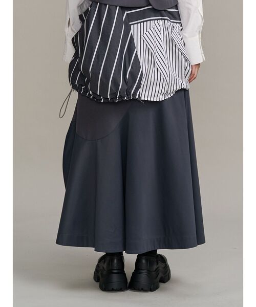 UN3D.(アンスリード)の「WAVE ASYMMETRY SKIRT / ウェーブアシンメトリースカート(スカート・レディース・グレー/ブラック・36/38)」の11枚目の写真