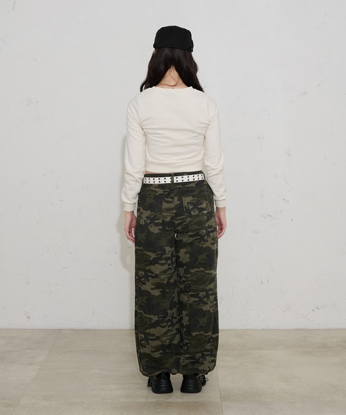 FCMM(エフシーエムエム)の「【日本限定】CROSS SWEATSHIRT / クロススウェットシャツ(スウェット・レディース・ブラウン/オフホワイト・SMALL/MEDIUM)」の17枚目の写真