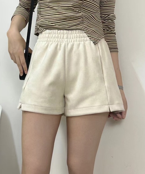 Chiina（チーナ）の「Chiina/スエードライクショートパンツ（その他パンツ・レディース・ブラック/ブラウン/ホワイト・FREE）」の4枚目の写真