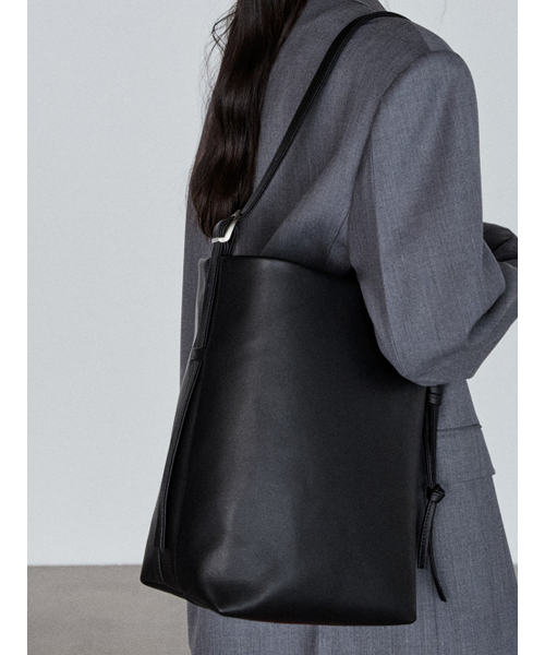 DAWN FACTORY（ダンファクトリー）の「BUTLER BAG COW LEATHER BLACK バトラーバッグ 牛革ブラック（ショルダーバッグ・レディース・その他・FREE）」の4枚目の写真