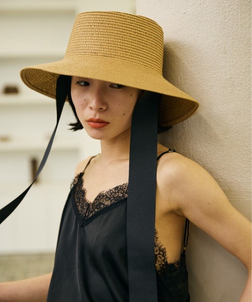AIC.（エーアイシー）の「ロングリボンワイドブリムペーパーハット/サイズ調節可能/紐取り外し可能（ハット・レディース・ブラック/ベージュ・FREE）」の6枚目の写真