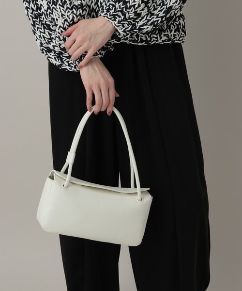 A part by（アパートバイ）の「スクエアハンドバッグ（ショルダーバッグ・レディース・アイボリー/ブラック・FREE）」の2枚目の写真