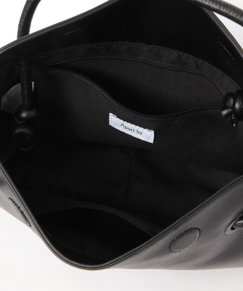 A part by（アパートバイ）の「スクエアハンドバッグ（ショルダーバッグ・レディース・アイボリー/ブラック・FREE）」の11枚目の写真