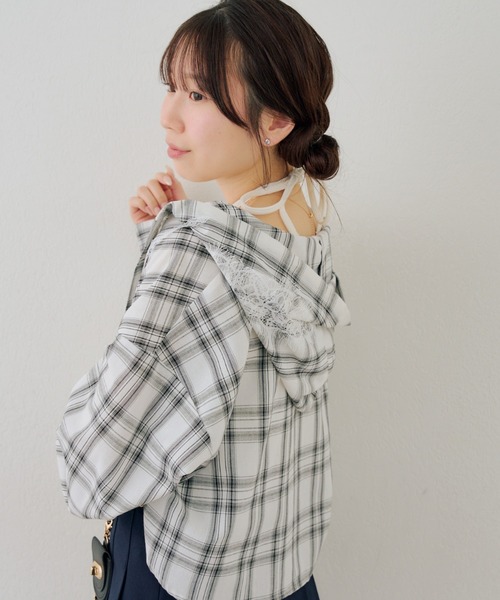 continuer de NICE CLAUP(コンティニューデナイスクラップ)の「カップ付きマルチWAYキャミ(キャミソール・レディース・ブラック/アイボリー/その他11/ドット・FREE)」の12枚目の写真