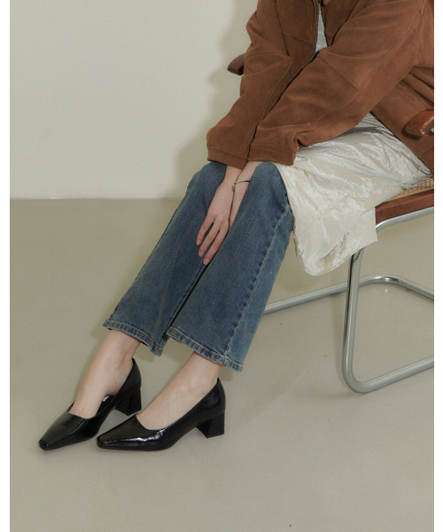 TAGTRAUME(タクトロイメ)の「ボストン ポインテッドブロックヒールパンプス - ブラックPU(パンプス・レディース・ブラック・22.5cm/23cm/23.5cm/24cm/24.5cm/25cm)」の3枚目の写真