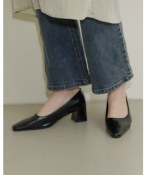TAGTRAUME(タクトロイメ)の「ボストン ポインテッドブロックヒールパンプス - ブラックPU(パンプス・レディース・ブラック・22.5cm/23cm/23.5cm/24cm/24.5cm/25cm)」の4枚目の写真