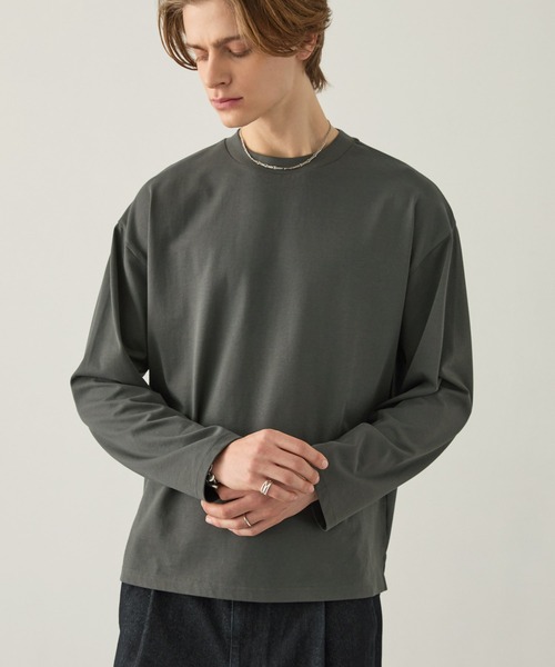 EASENCE（イーズエンス）の「【EASENCE】ボックスシルエット サイドスリット ベーシックロングスリーブTシャツ / UVカット＜COMFORT EDITシリーズ＞（Tシャツ/カットソー・メンズ・ホワイト/ダークグレー/モカ/ネイビー/ブラック・S/M/L）」の3枚目の写真