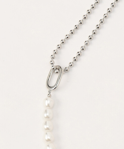 K.T KIYOKO TAKASE（キヨコタカセ）の「樹脂パール×チェーン ネックレス（ネックレス・レディース・ホワイト×シルバー・FREE）」の3枚目の写真