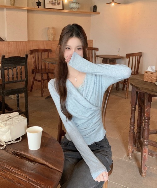 FAVORITO(ファヴォリート)の「レースVネックトップス(その他トップス・レディース・ベージュ/ブルー・F)」の18枚目の写真