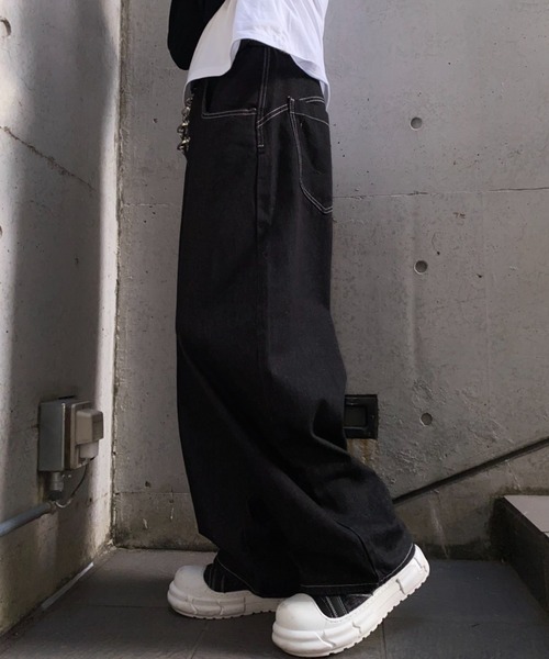 lilful（リルフル）の「【26年春夏新作】ファイヤーマン メタルフックデザイン ステッチ バレルレッグ バギーワイドデニムパンツ（デニムパンツ・メンズ・ブラック・L/M）」の13枚目の写真